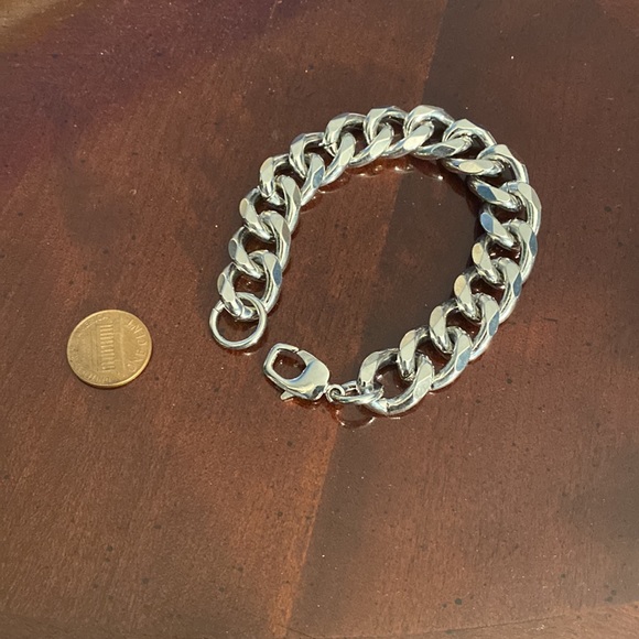 Mens heavy silver chain bracelet - Picture 2 of 2